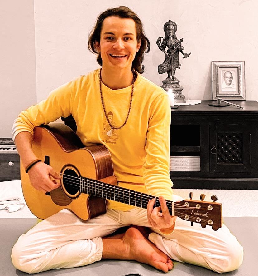 YOGAWERK-Mantrayoga-Elias-Popp YOGAWERK Reutlingen Special Mantra Yoga mit Elias